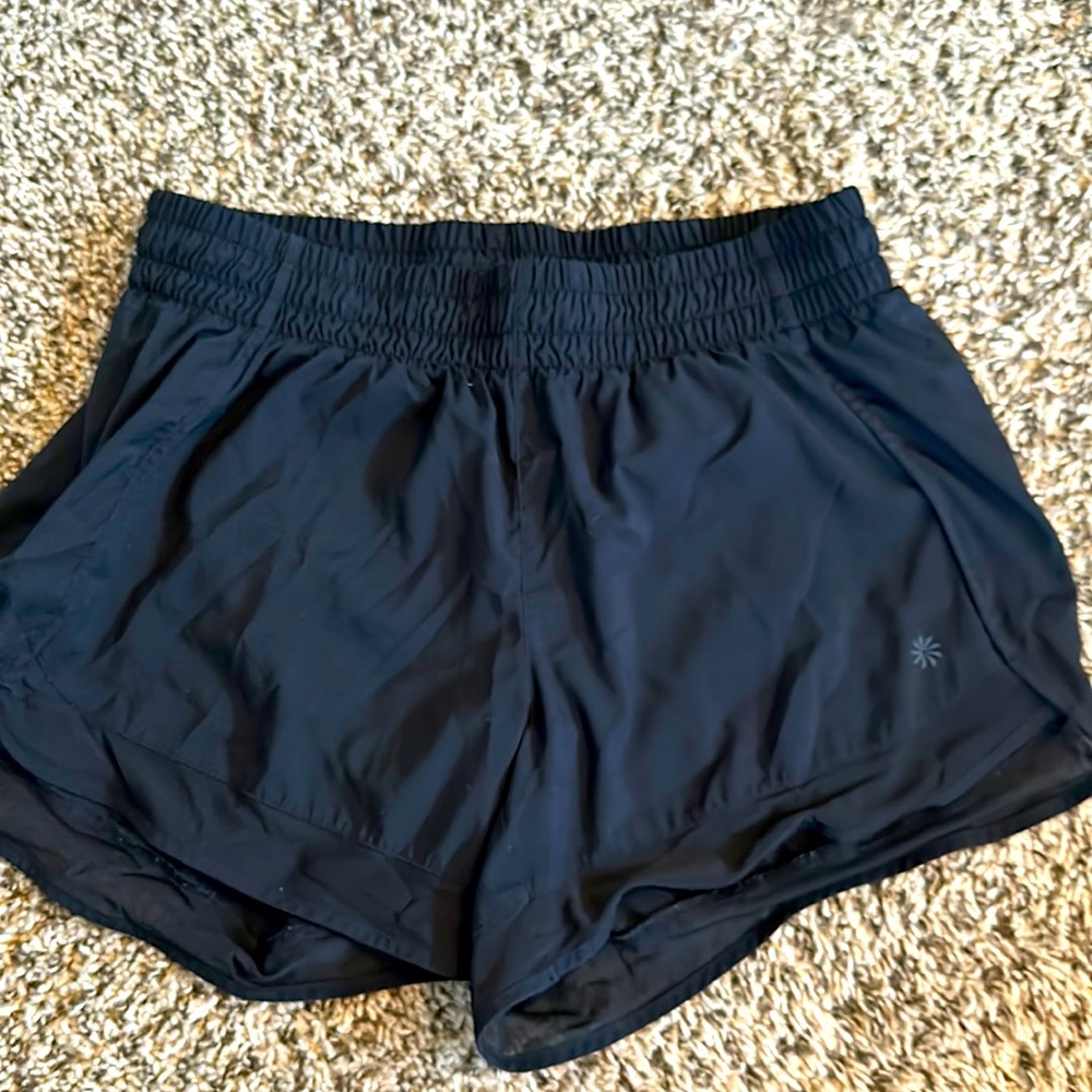 Athleta Mesh racer Run Shorts 4”